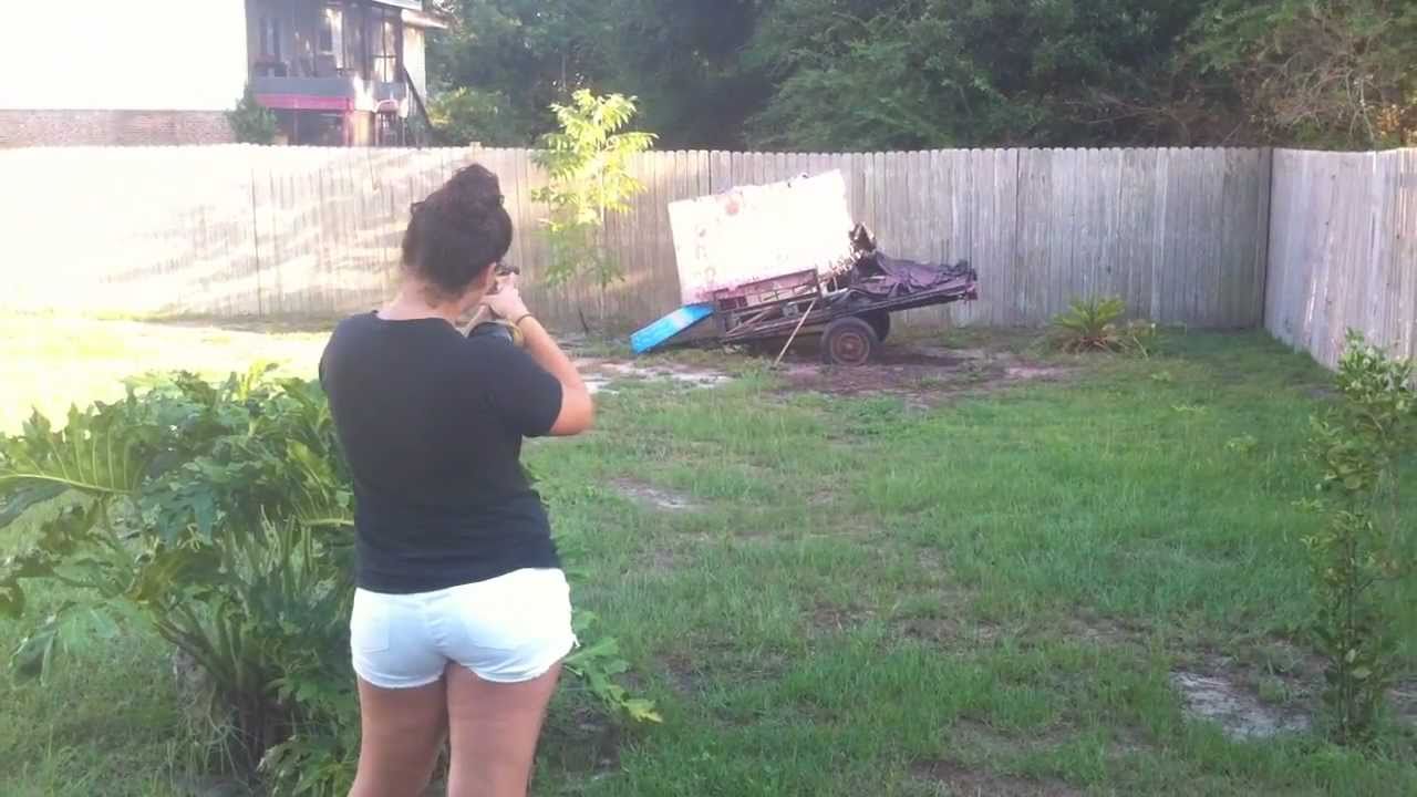 Sexy Girl Shooting Paintball Gun - YouTube