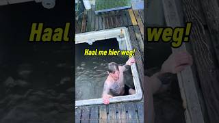 Hij Nam Het Risico Om In Een Mysterieuze Watertank Te Springen 😱