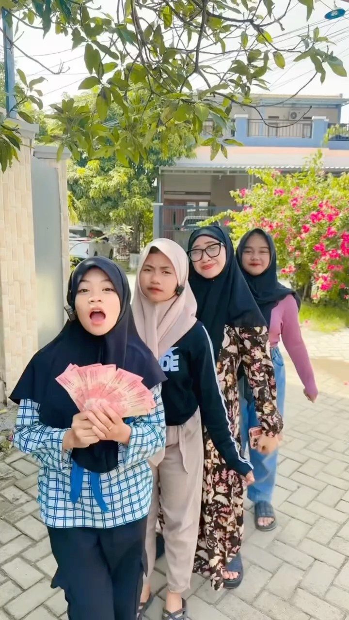 ANDAI AKU JADI KAYA