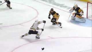 Pavel Zacha scores goal vs Penguins (4/13/2024)