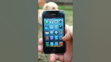 iPhone 3 still gets service?! 😮‍💨 #apple