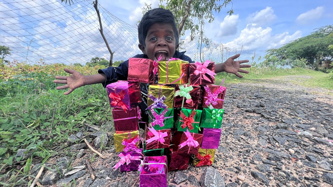 இவ்ளோ Gift ம் எனக்கா|Birthday Gift Unboxing|Ungal Kuttipuli|உங்கள் குட்டிபுலி|