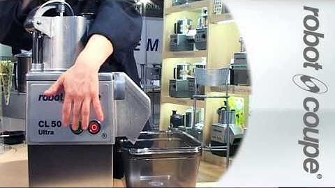 Robot-Coupe CL50 slicing cabbage