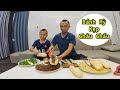 Bánh Mỳ Kẹp Châu Chấu Rang - Lại 1 Món Ăn Kỳ Lạ Ra Đời