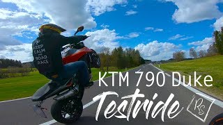 KTM 790 DUKE Wheelies | Testride