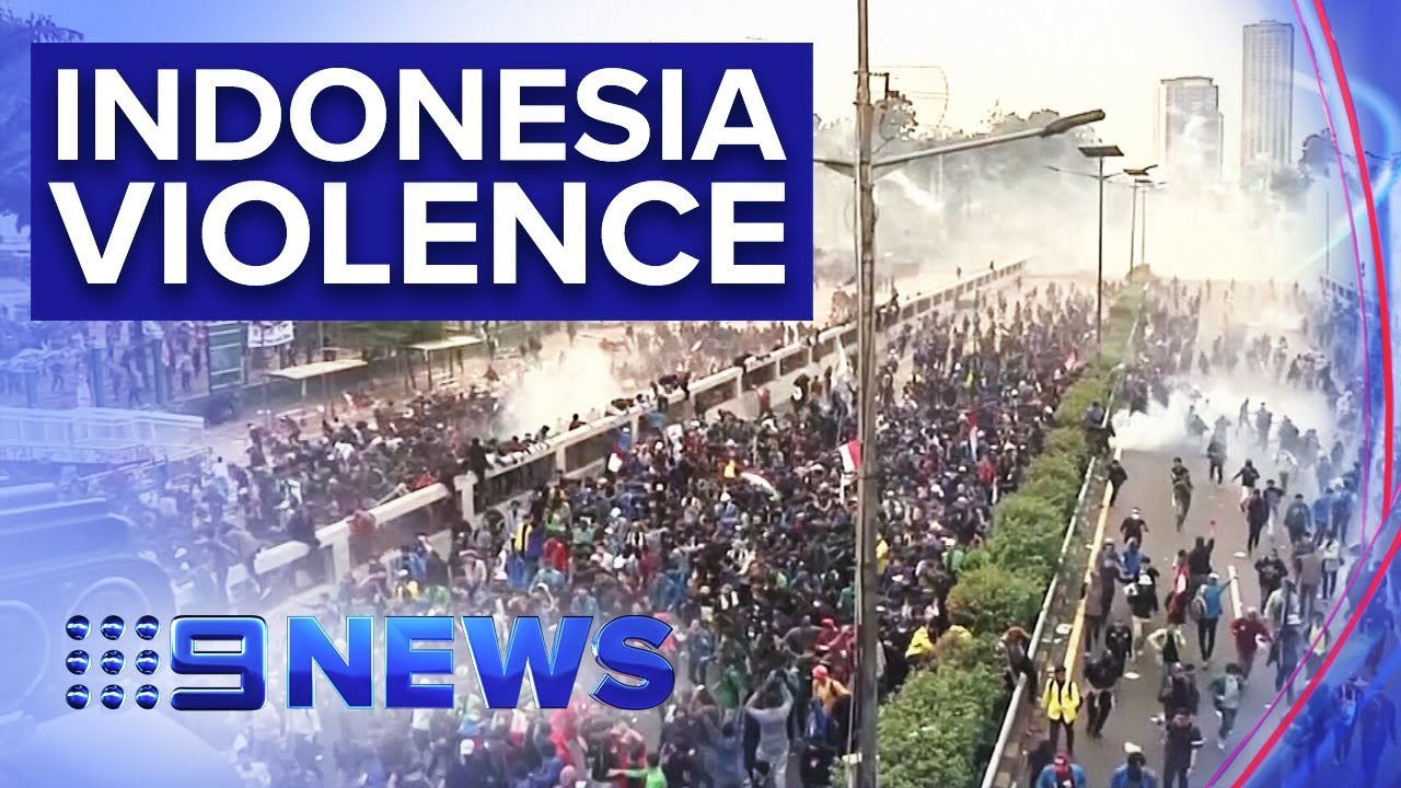 60 minutes makeover Violent protests in Indonesia over new laws including extramarital sex ban | Nine News Australia