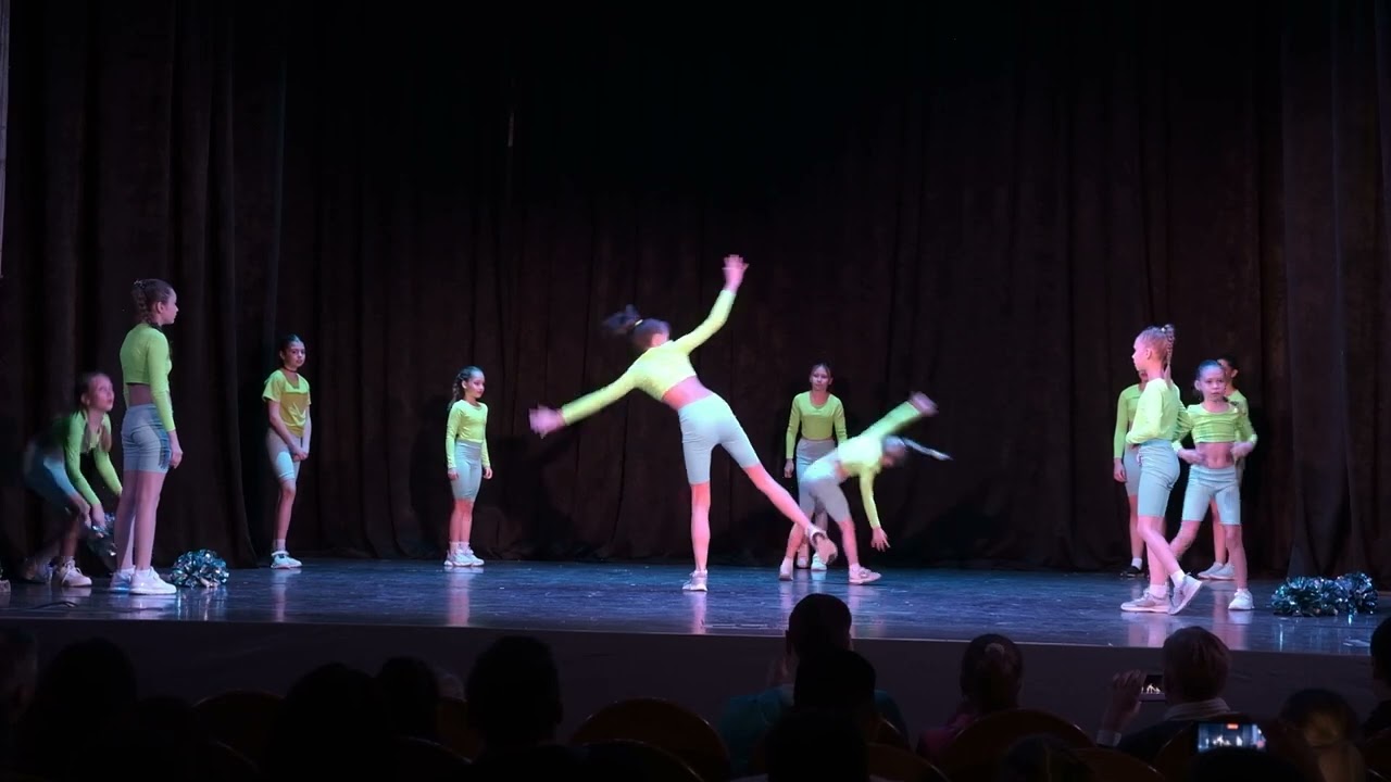 Чирлиднг. Начинающие