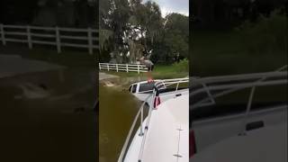 Them gators be crackin up😂🐊 #qualified #boatrampchamp #gatorbait #boatfail