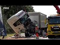 26.08.2024 - VN24 - LKW prallt gegen Stauende auf der A1 - Fahrerhaus reißt ab