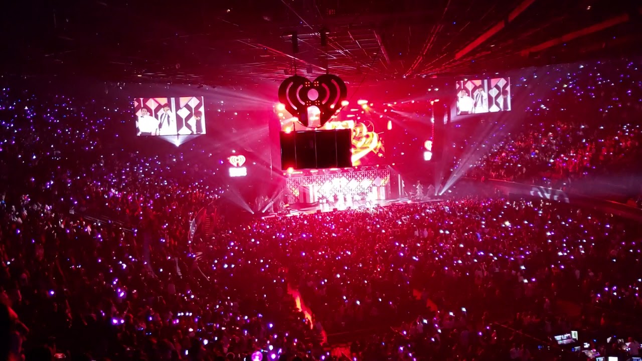 Bangtan Style⁷ (slow) on X: BTS at iHeartRadio Jingle Ball