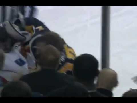 Brandon Prust vs Adam Mair Nov 13, 2009