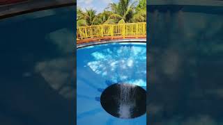 Neto Mostra La Fantastica Piscina Con Tazze Da Tè Del Parco Dos Laranjais, Olimpia