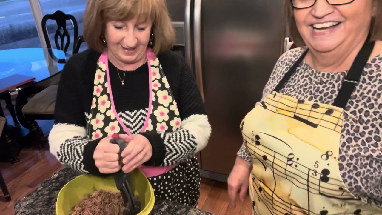 Sizzle & Simmer Sensation: Crockpot BBQ Beef Extravaganza