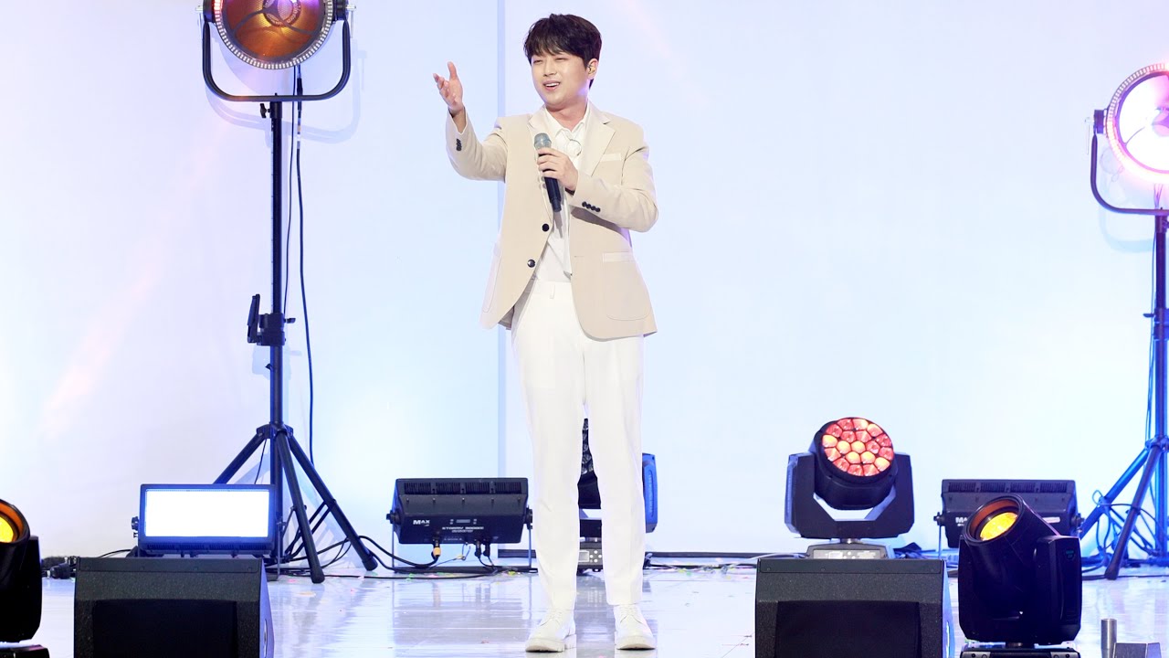 이찬원(LeeChanWon)李燦元 (시절인연 + 미운사내 + 진또배기)노래 | 어버이날 기념 인천공항 트롯페스타 | [4K 전체 고정직캠] | 240508