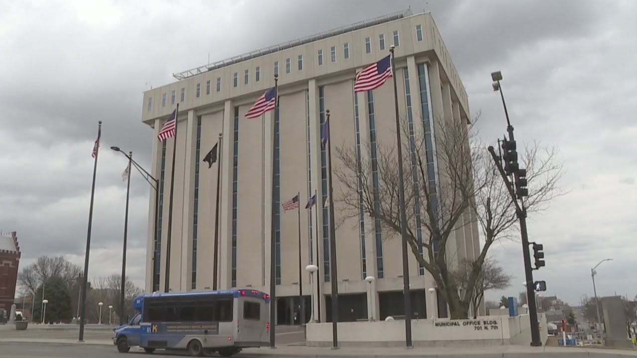 Wyandotte County looking at raising minimum wage for Unified Government employees