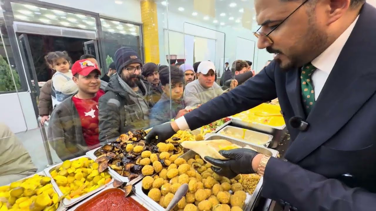 ابراهيم الخلاني يشرح تقديم لفة الفلافل 