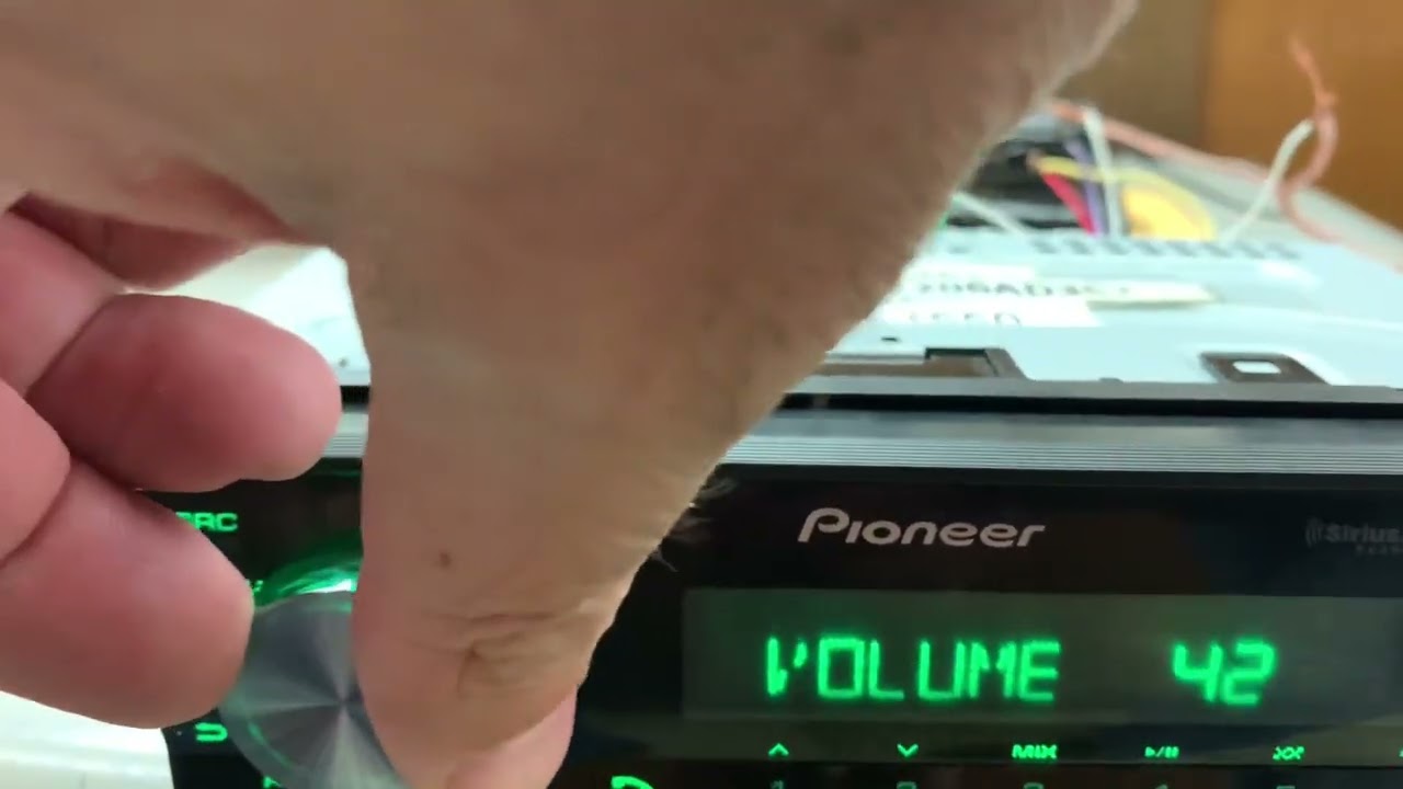 Testing sound and power for Pioneer MVH-S512BS