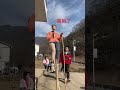Cool! This beautiful girl is faster than a camera with Chinese Kung Fu!