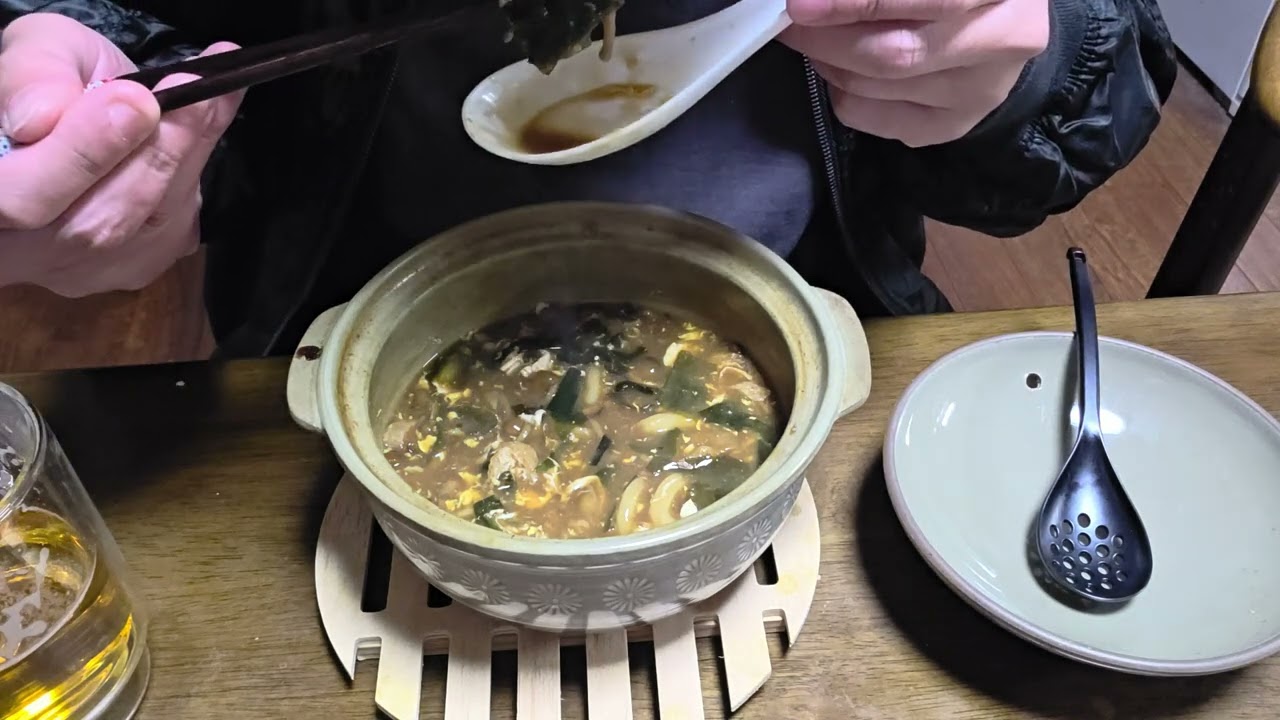 昨日の夕飯に、お馴染みの、味噌煮込みうどんを作り、夕飯に堪能しました。