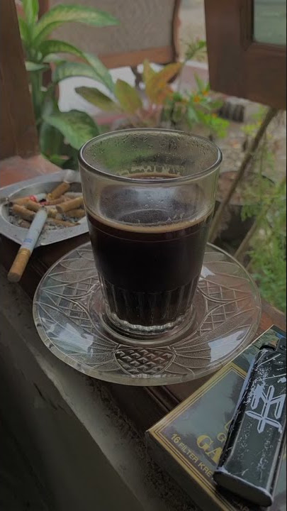 terbawa santai BERSAMA KOPI DAN ROKOK