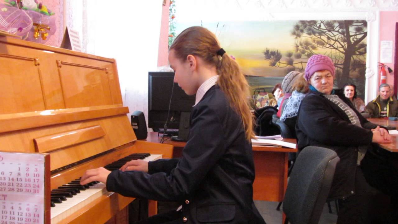 г.Красноперекопск. Менуэт исполняет Ольга Кривенко.MVI 4399 моцарт2 ...