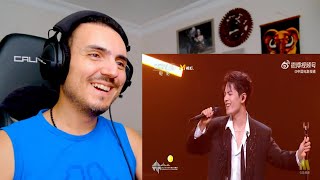 картинка: Сяо Чжань — Реакция на «Музыка всю ночь»