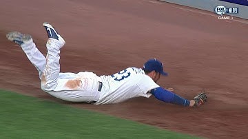 STL@LAD Gm1: Adrian dives to snare foul popup