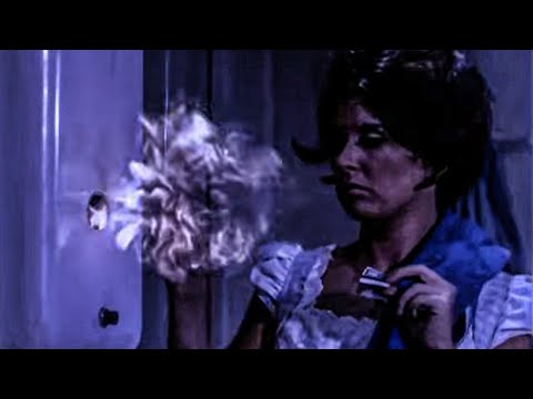 خلعت هدومها وداخلة تستحمى راحت النار ماسكة فيها وفي وشها