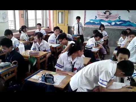 台灣嘉義市民生國中100級218~99.04.27拉拉舞表演準備