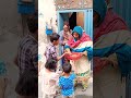 فنی ویڈیو شرارتی لڑکے کا فین ہر جگہ سے مار ہی کھاتا ہے