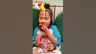 Baby super eating machine Chinese - littleXiaoman小蛮 eating seafoods