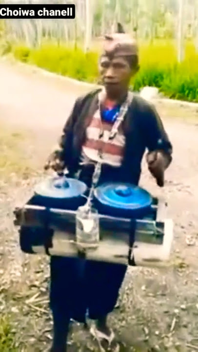 PENGAMEN UNIK PAKE KENONG||LAGU KERETO JOWO #shorts #pengamenunik#alatkenong#pengamenviral