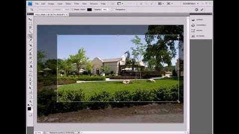 Adobe Photoshop Tutorial - Cropping Images