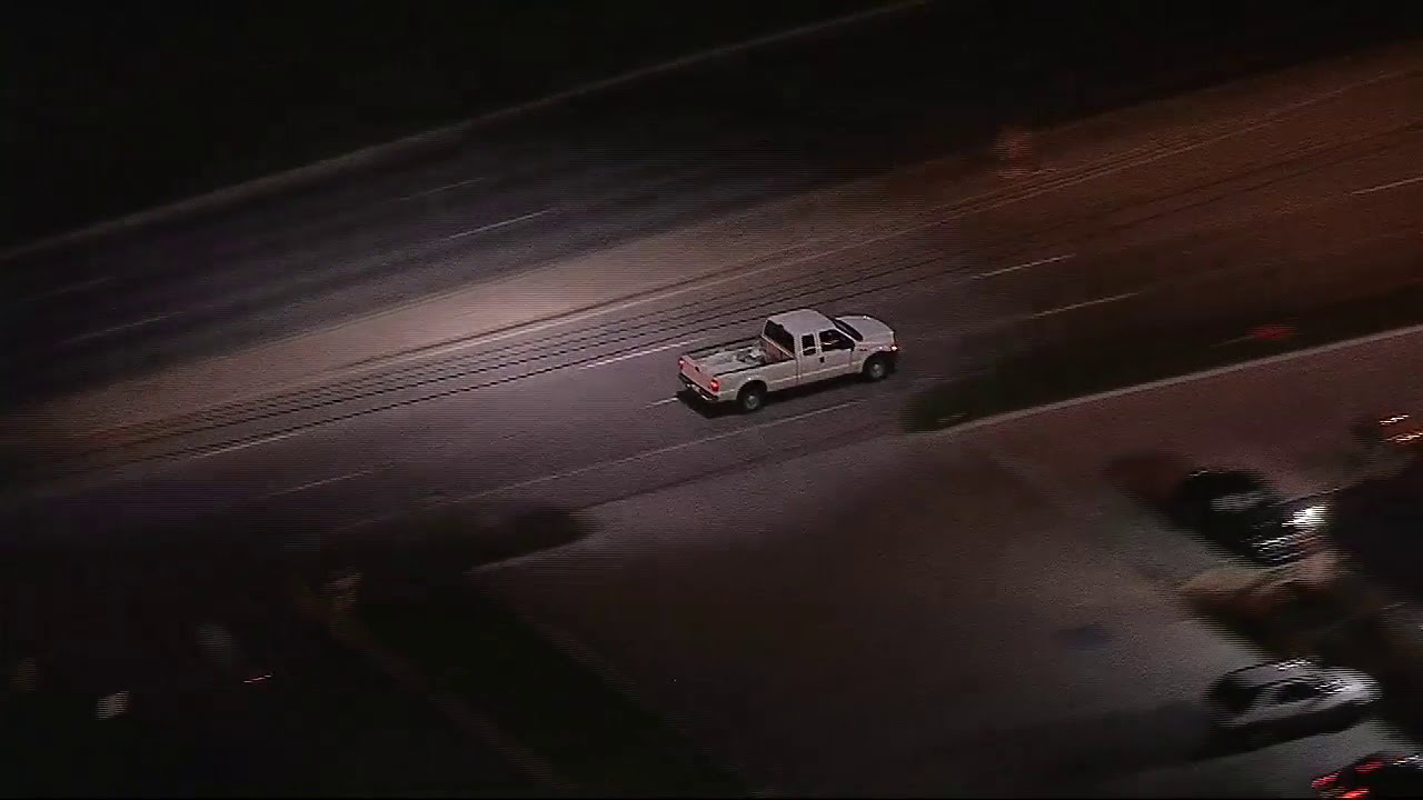 RAW VIDEO: Police chase of suspect in shooting of Dallas police officers