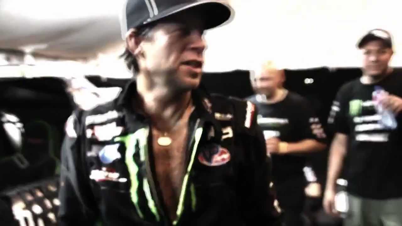 Johnny Greaves 2011 YouTube