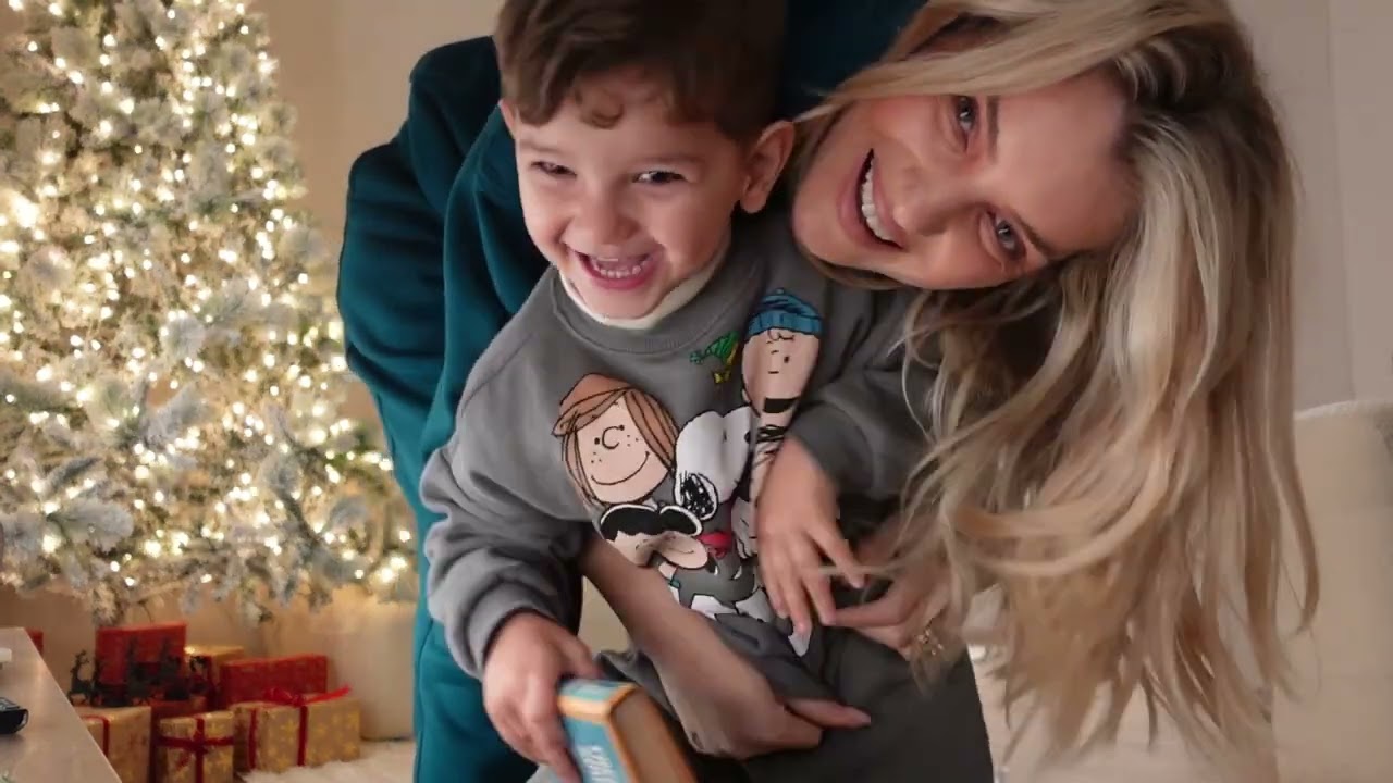 VLOGMAS DAY 10:Bejme gate valixhet/Roi per here te pare ne Korçe/ju tregojme shtepine me te bukur.