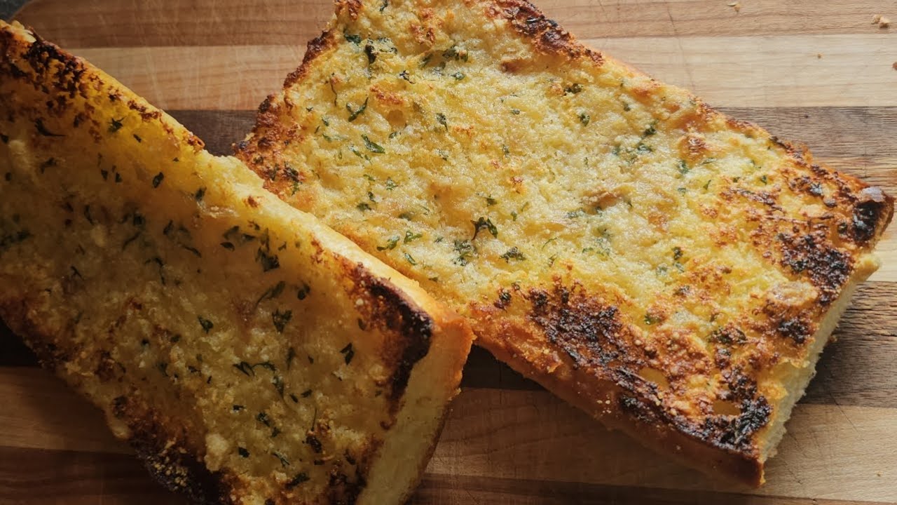 The Best Garlic Bread - YouTube