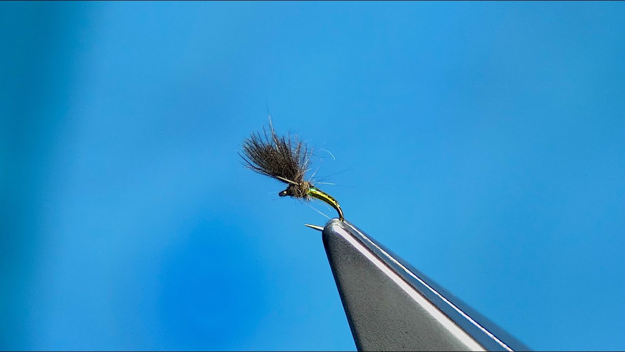 Tying an Olive Shuttlecock Size 14 and 22 with Davie McPhail