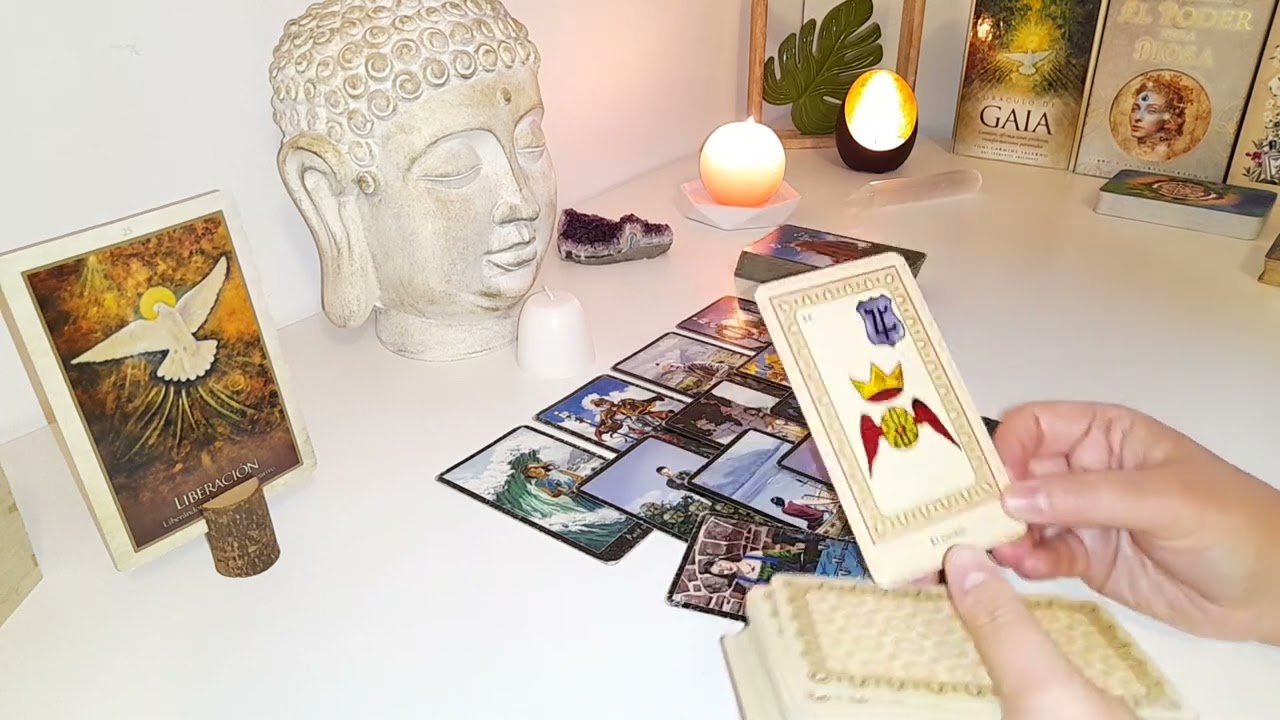 ¿QUÉ SIENTE POR MÍ HOY?🌹+ CANALIZACIÓN 🦋 TAROT INTERACTIVO
