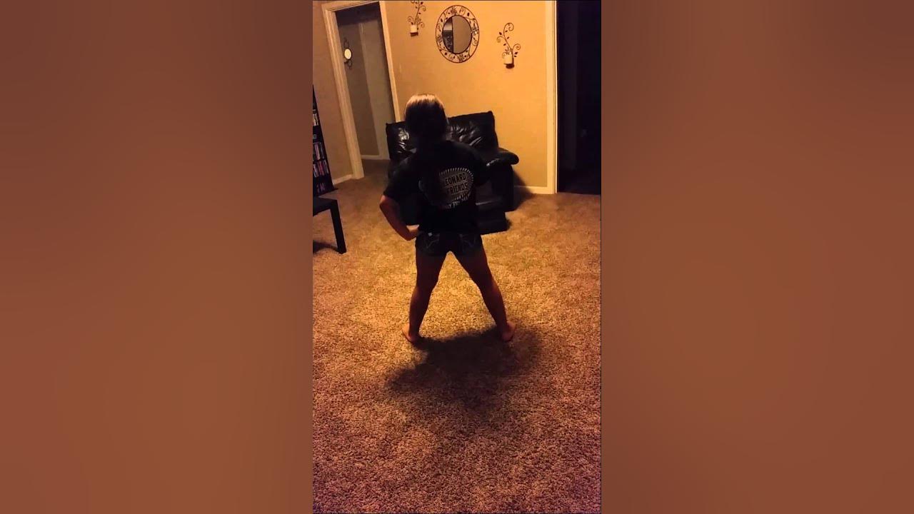Little girl dancing to anaconda 8 years old YouTube