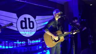 Pick up - Dierks Bentley VIP Black lounge performance