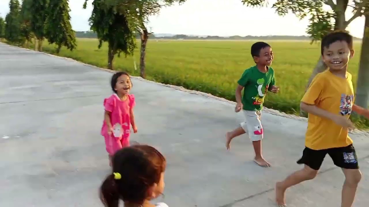 Jalan jalan pagi di desa tercinta ngraho city😁😊