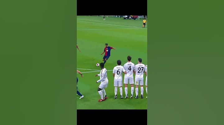 "Ronaldinho's Magic Free-Kick vs Real Madrid Legends!"