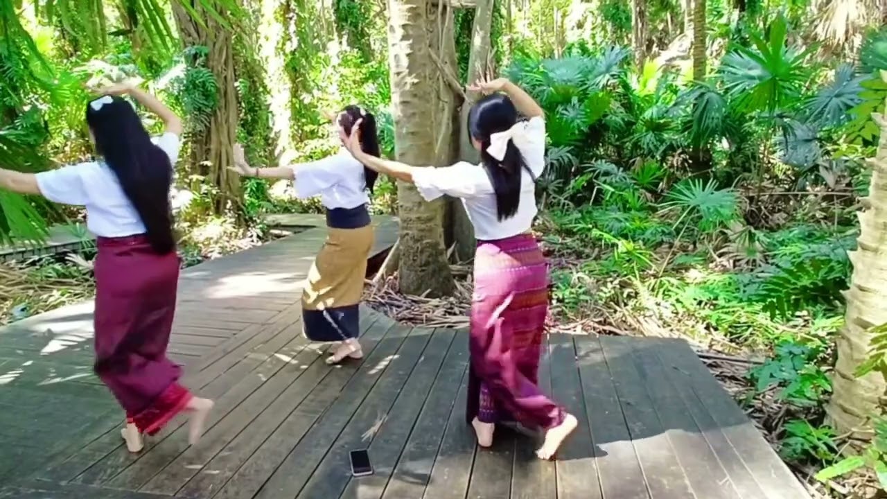 บวงสรวงเทพไท้เทวา (รำโดย มณีอัครนาฏศรีธ์) รำถวาย