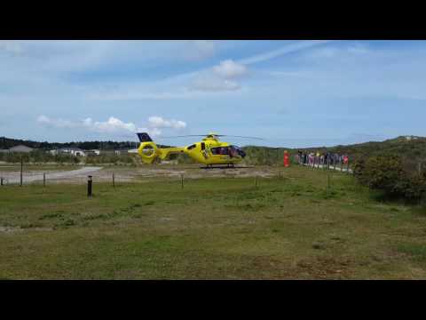 Trauma helikopter stijgt op, op Ameland