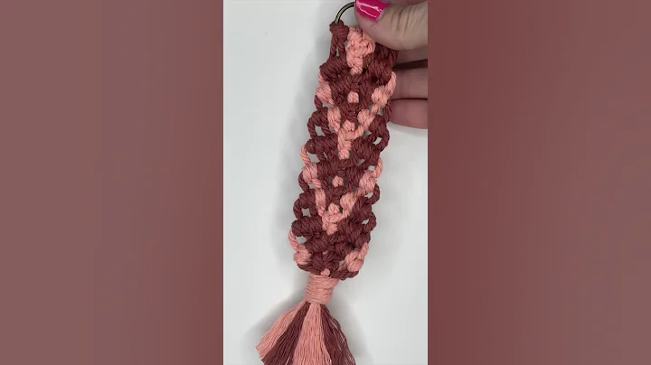 Macrame keychain tutorial #macramemakers #macrameknots #easymacrame #macrametutorial #macramedy