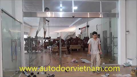 Lắp đặt cửa kính tự động cảm biến