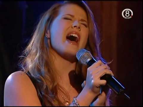Molly Sandén - A Moment Like This (Live Bert TV8 2007)