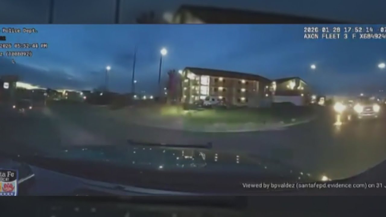 VIDEO: Santa Fe police arrest couple for theft at adult store