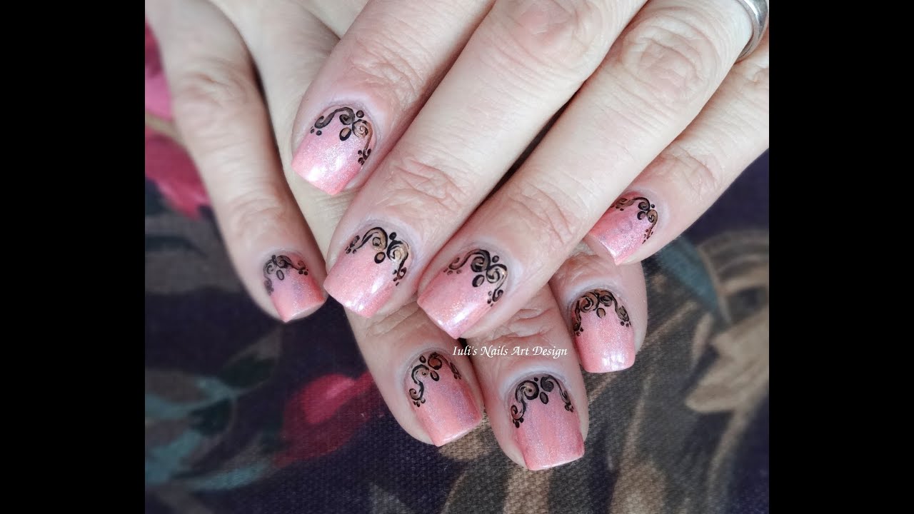 elegant manicure arabesque holographic nail art design spring 2014